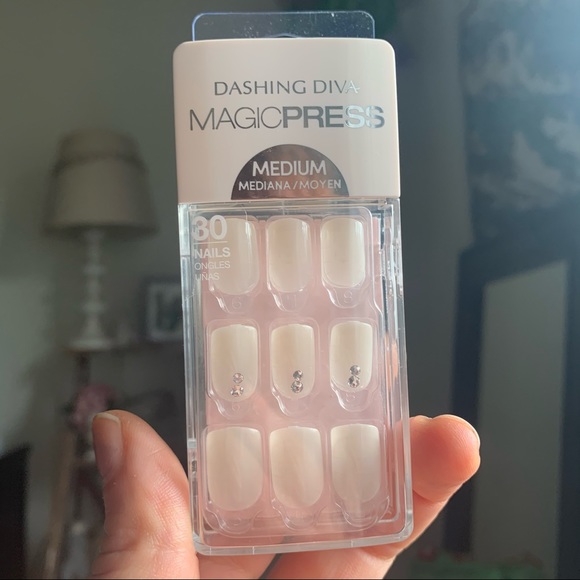 Dashing Diva Magic Press Nails - Picture 1 of 3
